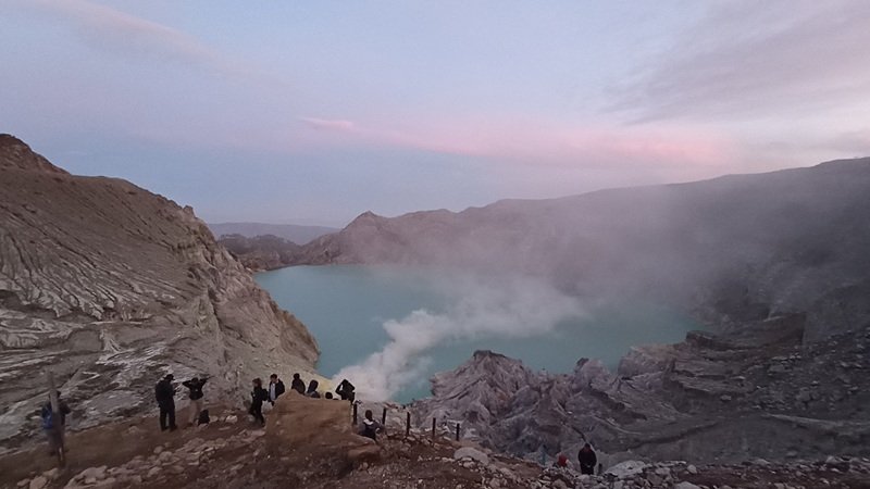 Ijen Blue Fire: What It Is & How to Prepare